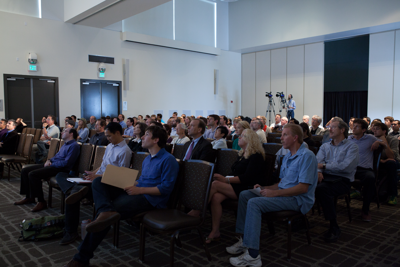 Aumann Lecture 5 - (A group of people listening to a lecture)