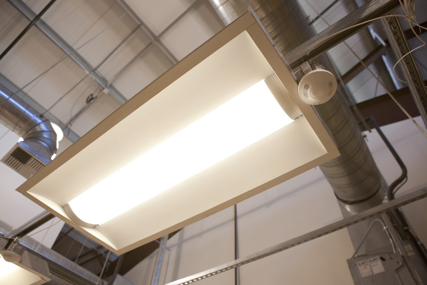 Adaptive Lighting Systems for Retail & Agriculture TLED 1