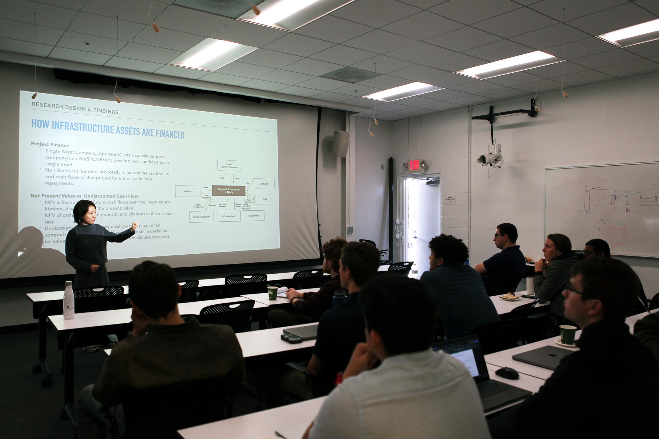 Professor Soh Young In of KAIST presenting a lecture in CLTC